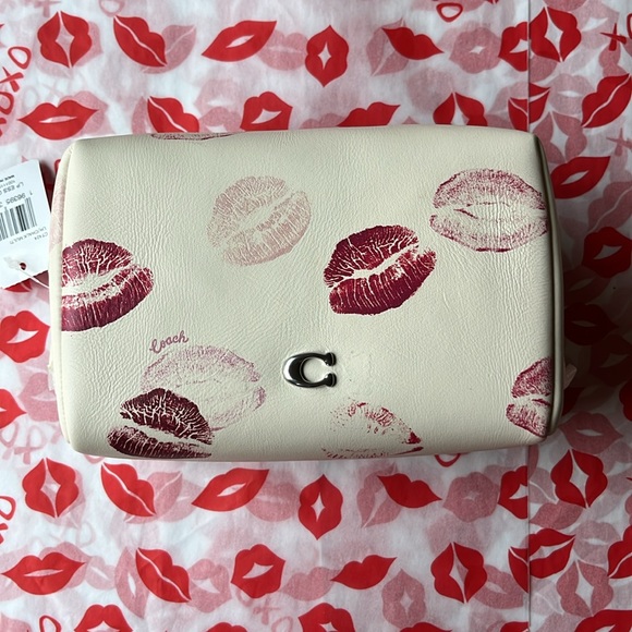 💋❤️💋 COACH COSMETIC POUCH WITH LIP PRINT 💋❤️💋 NWT 💋❤️💋 - Picture 8 of 16